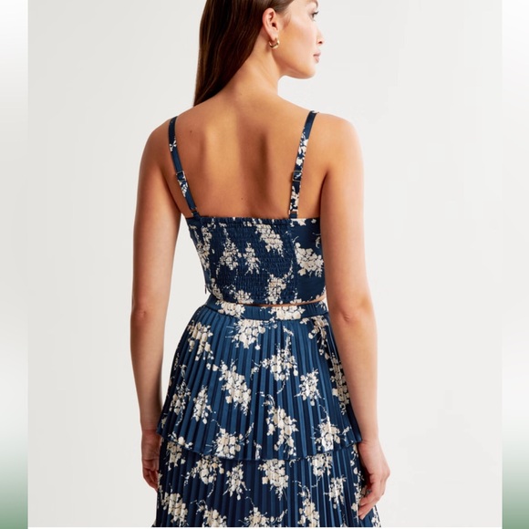 Satin Pleated Tiered Midi dress - Picture 2 of 5